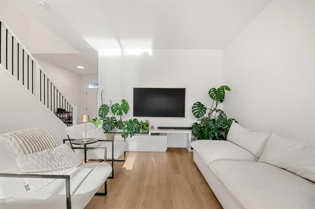 Additional image 3 of 218 Aquila Way NW, Calgary, AB, T3R 1Z8