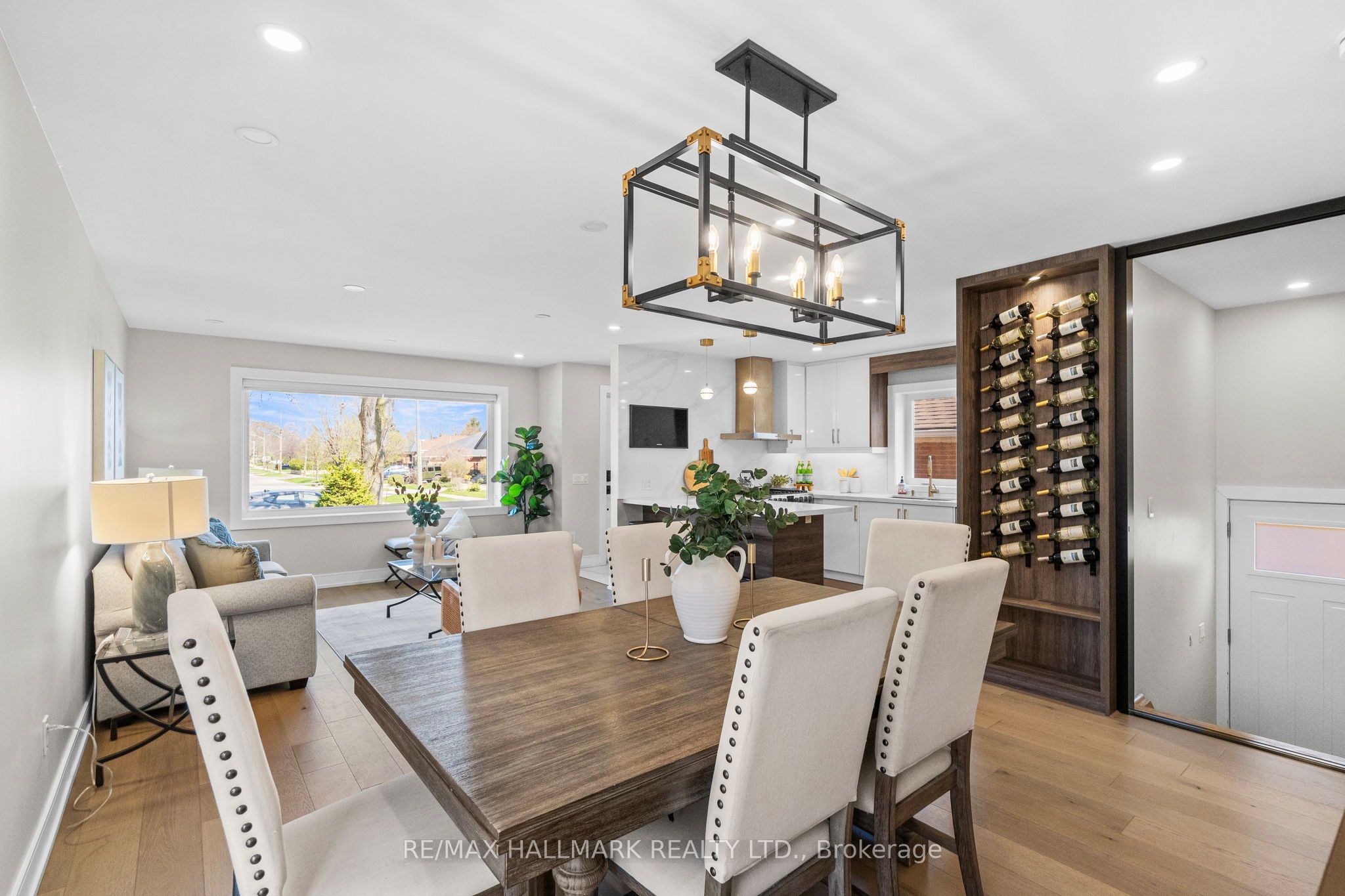 Additional image 3 of 136 Lothian Avenue, Toronto, ON, M8Z 4L4