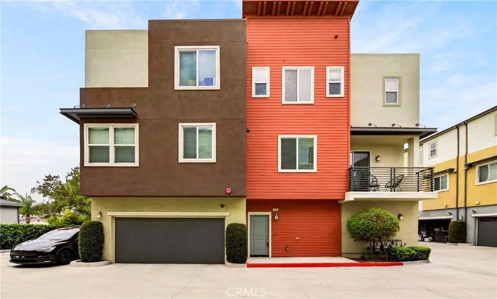 156 N Orange Ave, Brea, CA 92821
