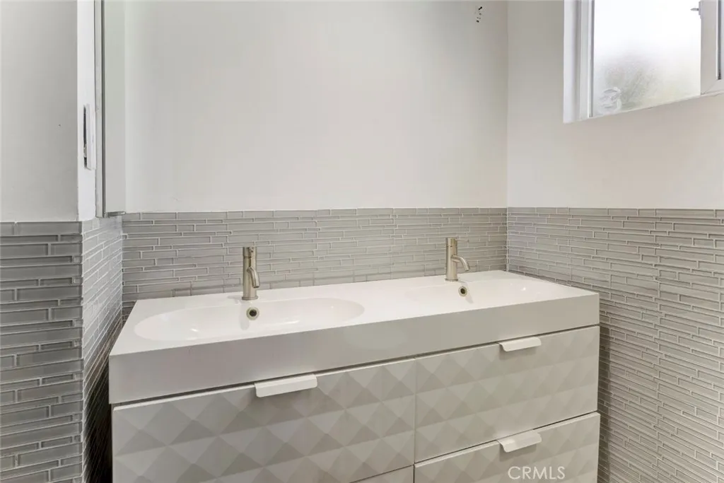 Additional image 53 of 8022 Longridge Avenue, North Hollywood, CA 91605