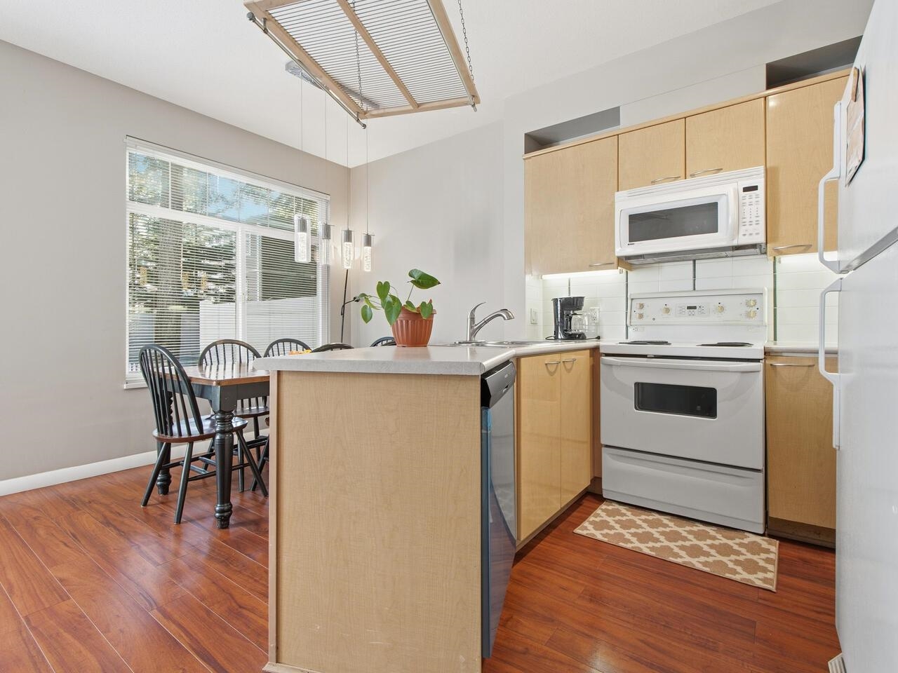 Additional image 4 of 3-2678 King George Boulevard, Surrey, BC, V4P 1H6