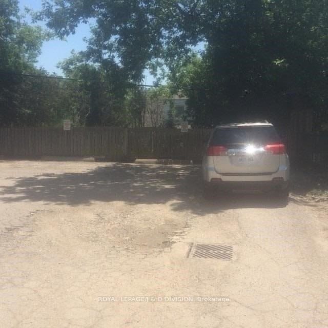 Additional image 5 of Rm3 L/L-335 Sheppard Avenue E, Toronto, ON, M2N 3B3