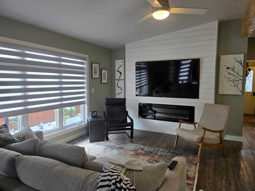Additional image 5 of 5750 41 Street Crescent, Red Deer, AB, T4N 1B2