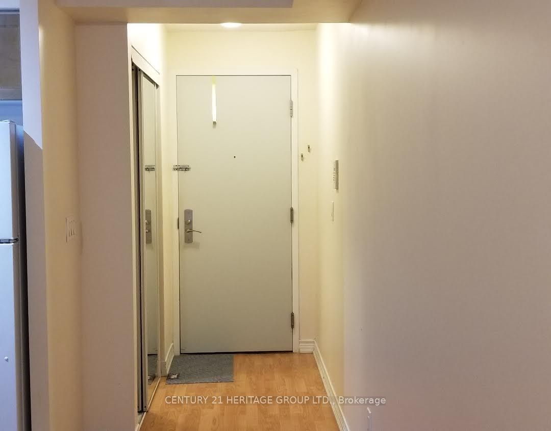 Additional image 2 of 708-761 Bay Street, Toronto, ON, M5G 2R2