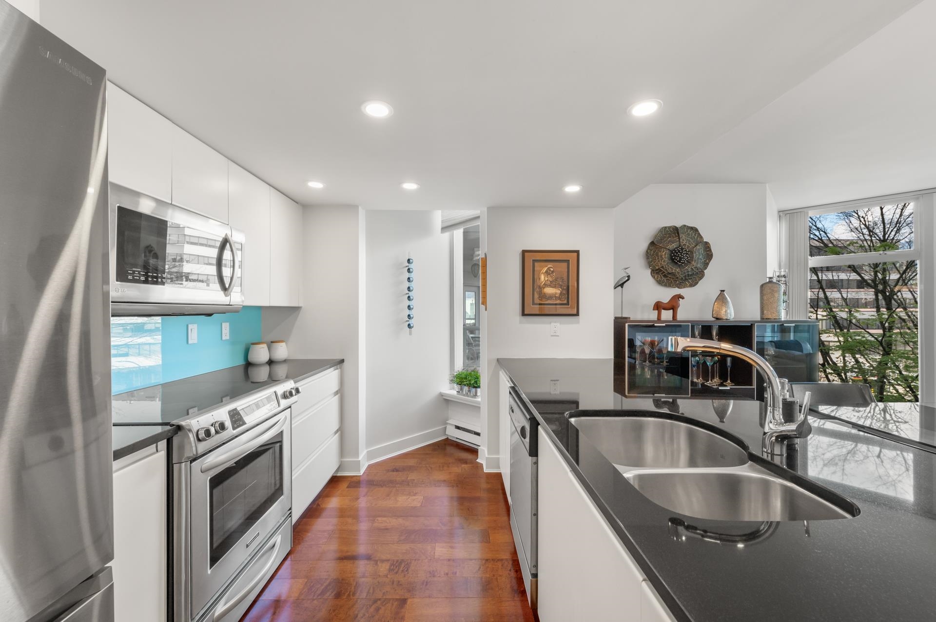 Additional image 2 of 302-168 Chadwick Court, North Vancouver, BC, V7M 3L4