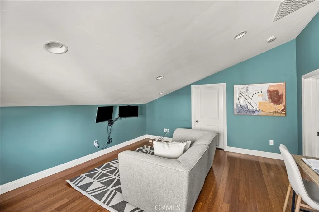 14631 Comet St, Irvine, CA 92604
