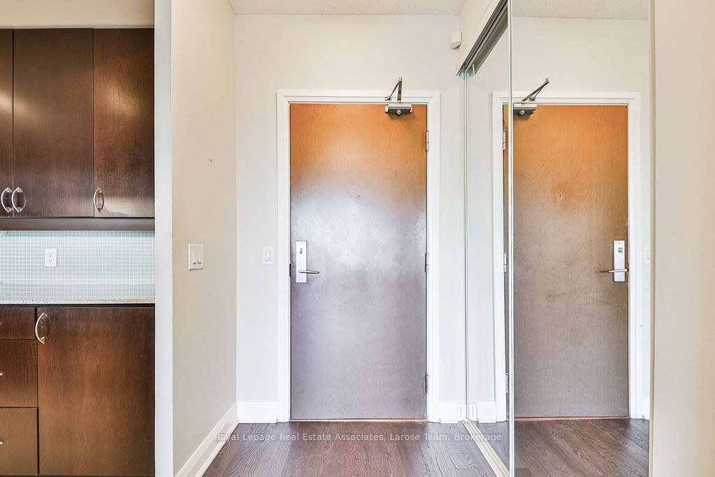 Additional image 3 of 707-1055 Southdown Road, Mississauga, ON, L5J 0A3