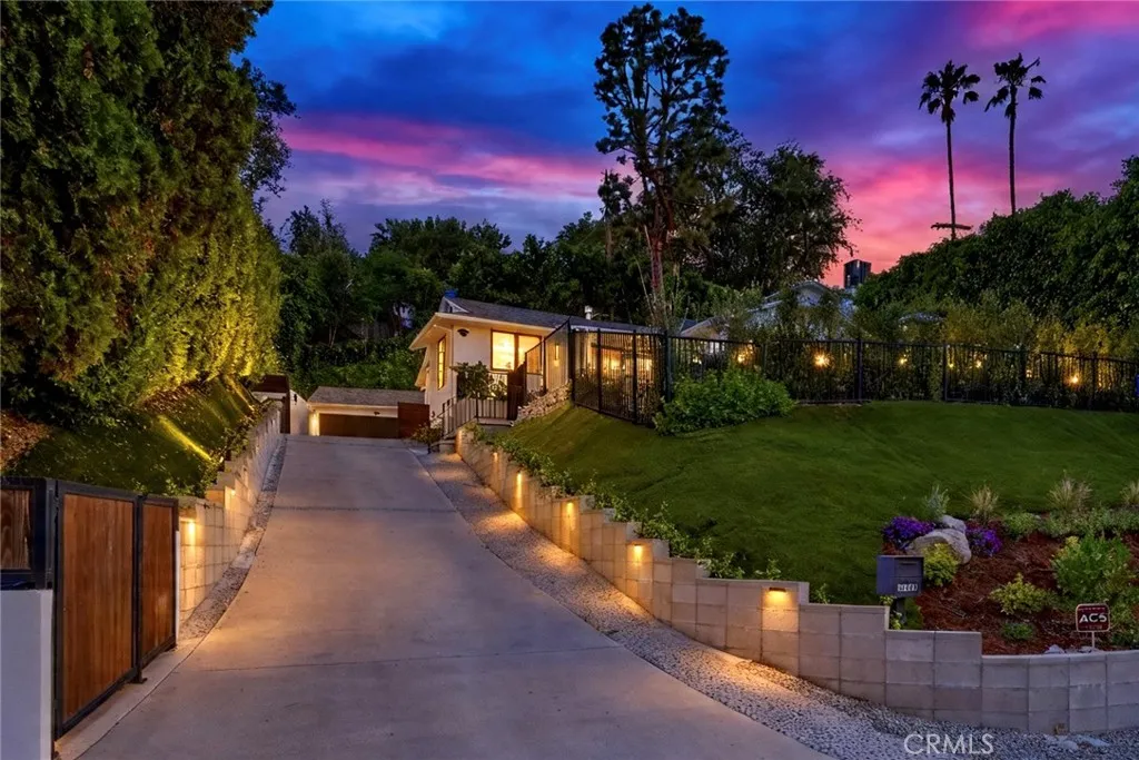13646 Valley Vista Blvd, Sherman Oaks, CA 91423 photo 3