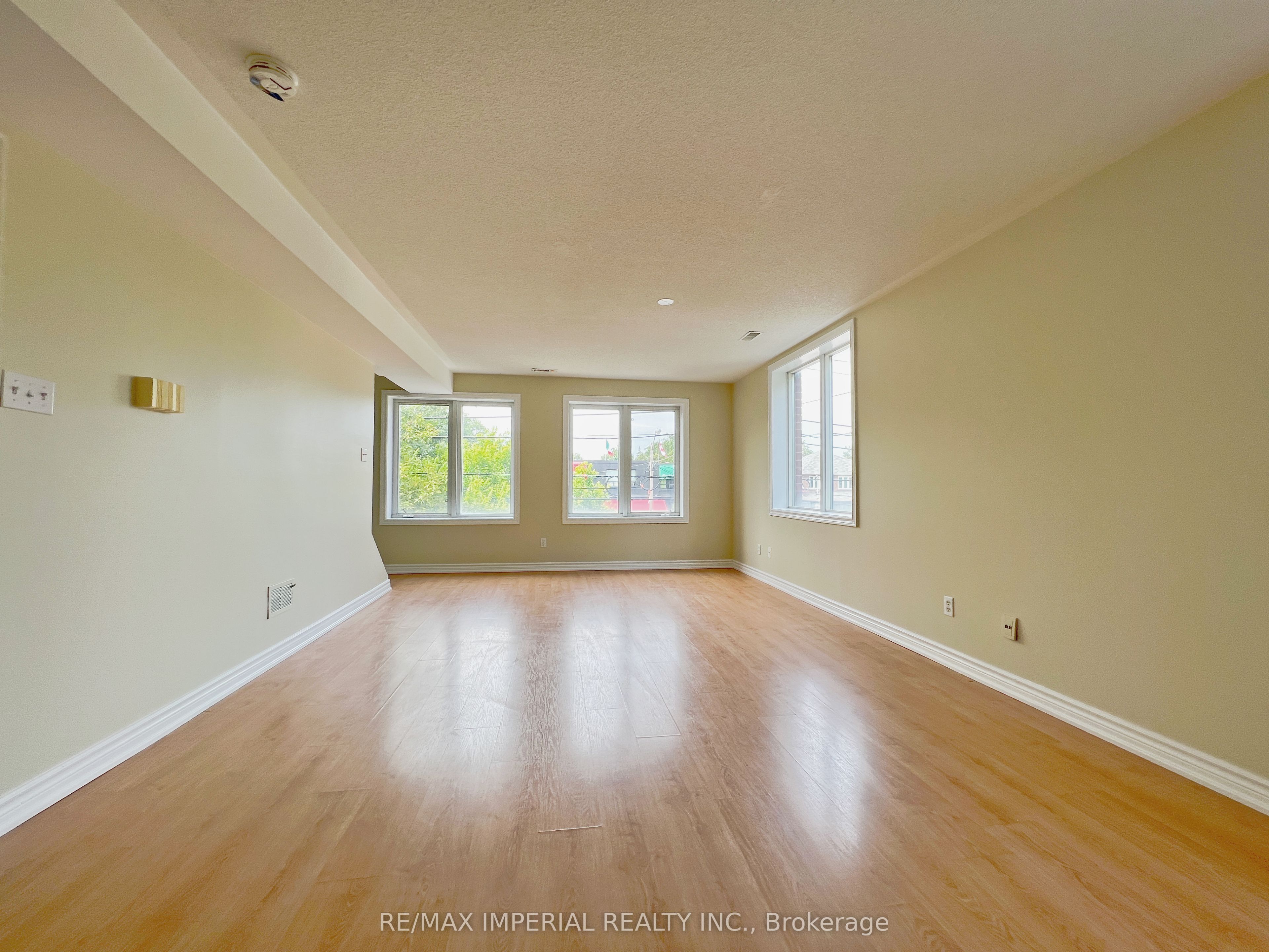 Additional image 4 of 621A The Queensway N/a, Toronto, ON, M8Y 1K4
