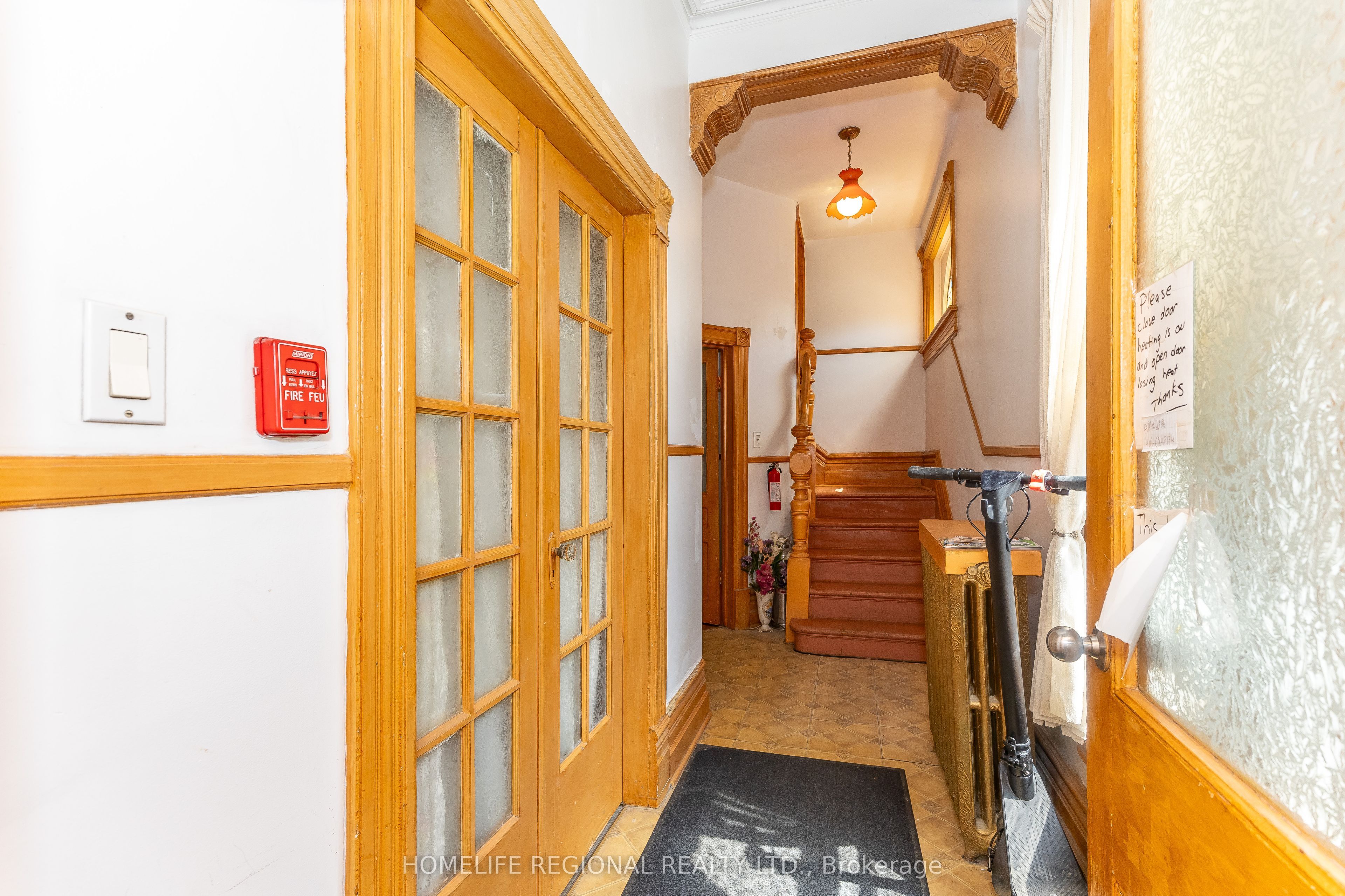 Additional image 2 of 237 Roxton Road, Toronto, ON, M6G 3R1