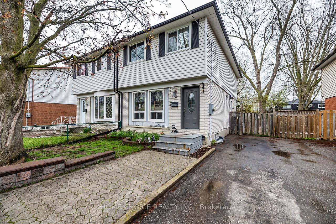 225 Barkley Crescent, Oshawa, ON, L1J 2E7