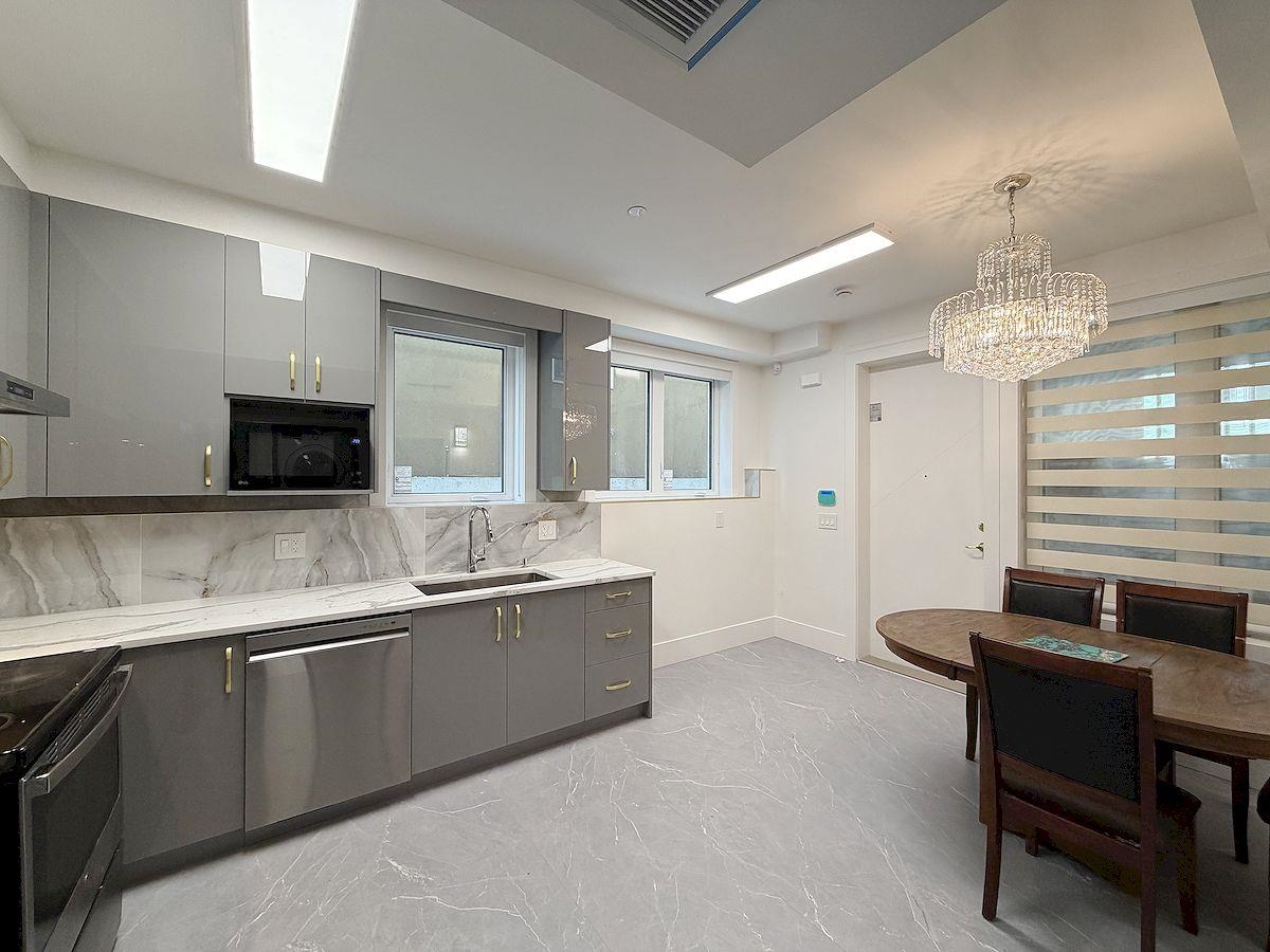 Additional image 3 of  10xx E 62nd Ave Vancouver Bc , Vancouver, BC, V5X 2H1