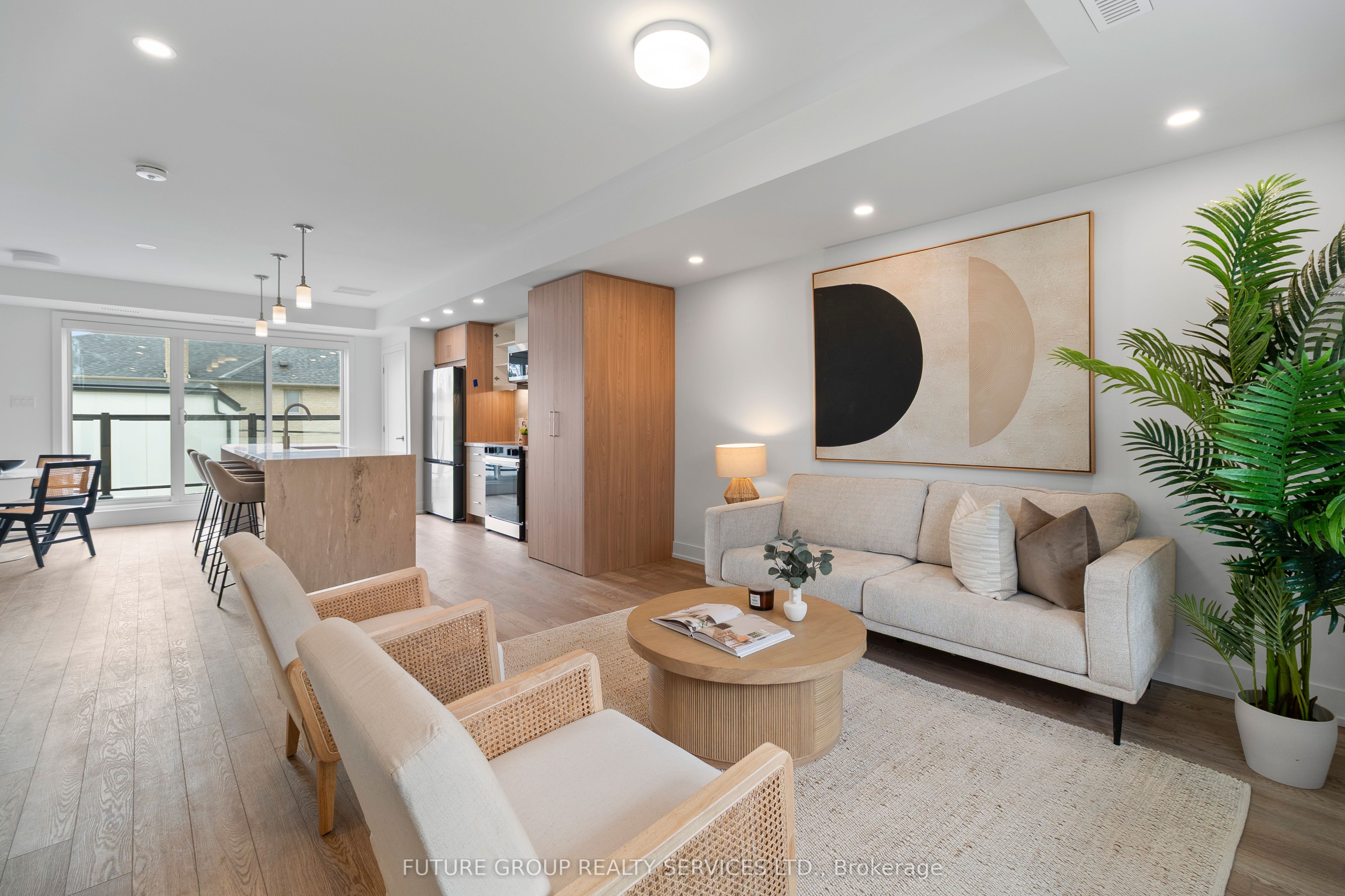 Unit 4-34 Poplar Avenue, Toronto, ON, M9B 3R4