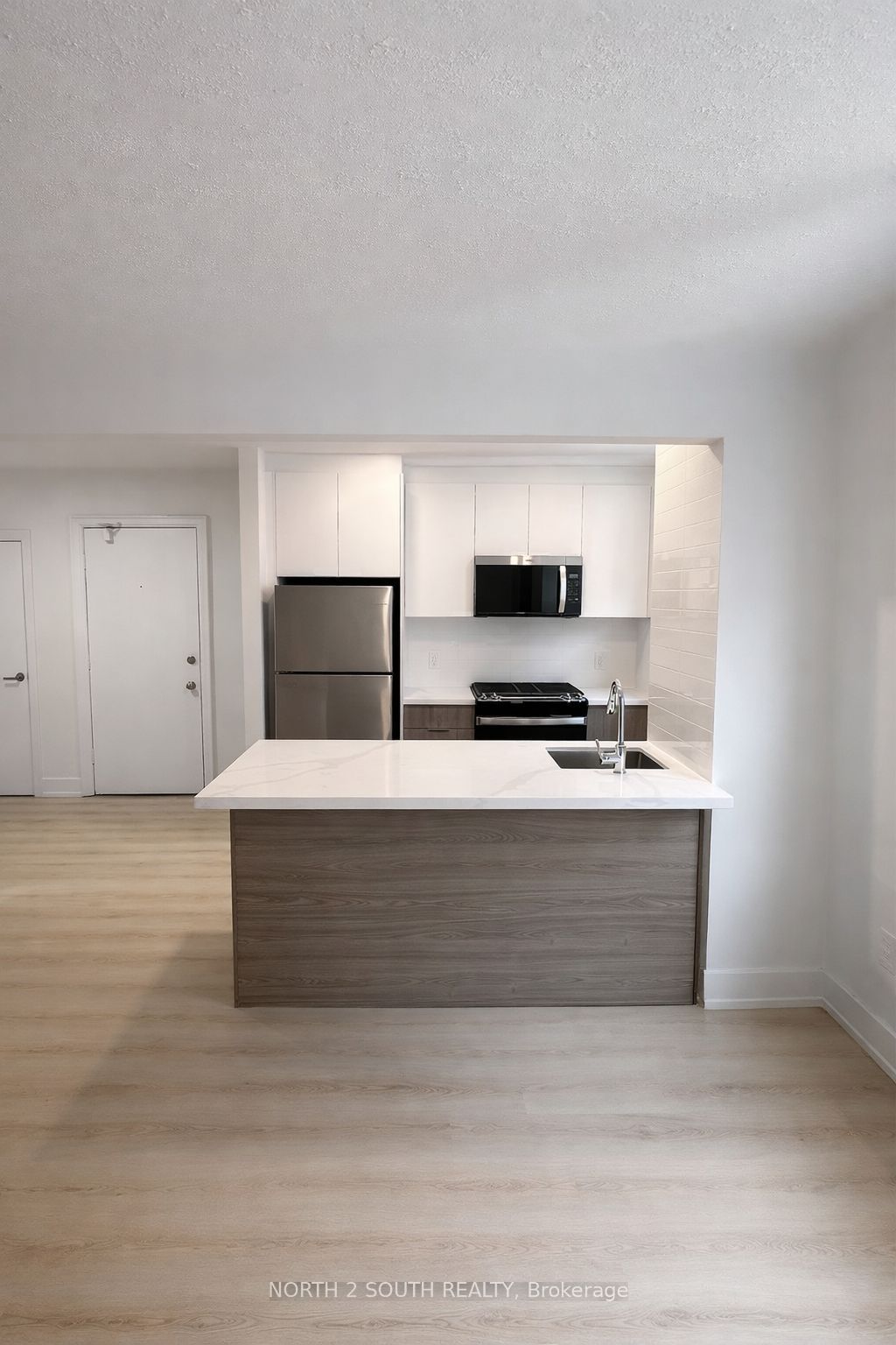 3-1024 King Street E, Hamilton, ON, L8M 1C8