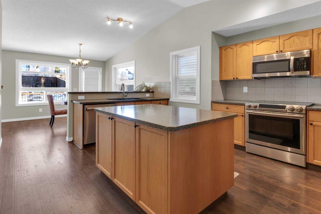 Additional image 3 of 24 Evansbrooke Point NW, Calgary, AB, T3P1G9