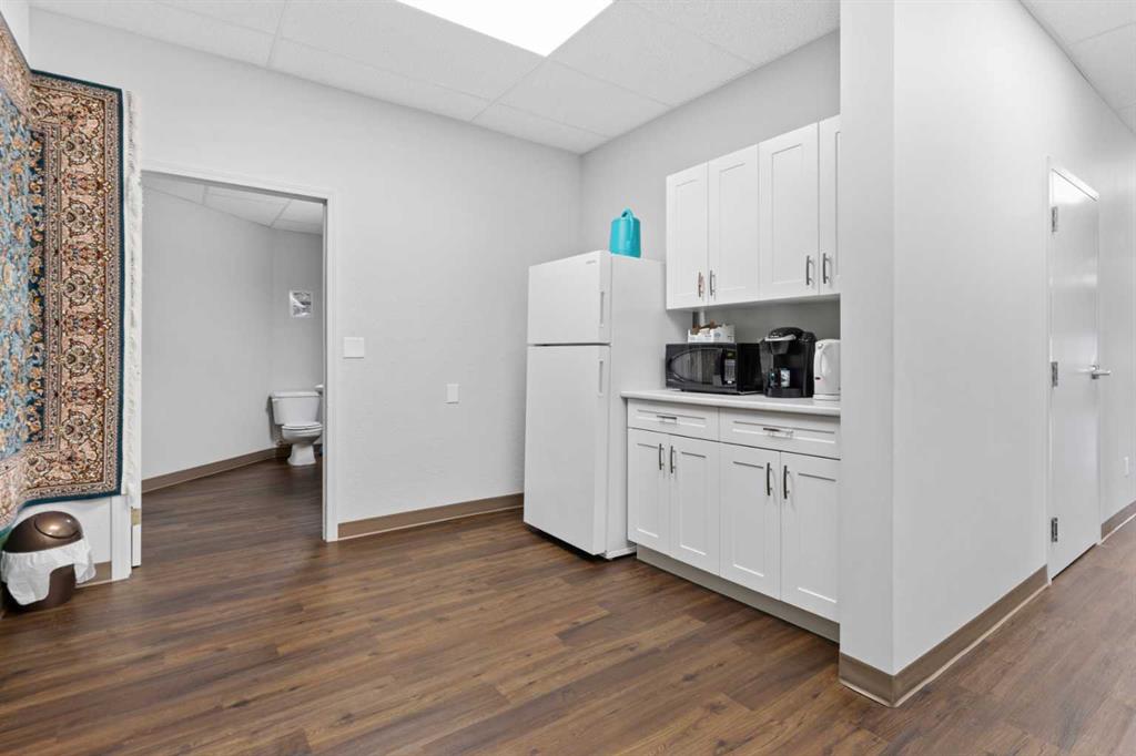 Additional image 5 of Office B-4941 49 Street, Camrose, AB, T4V 1N3