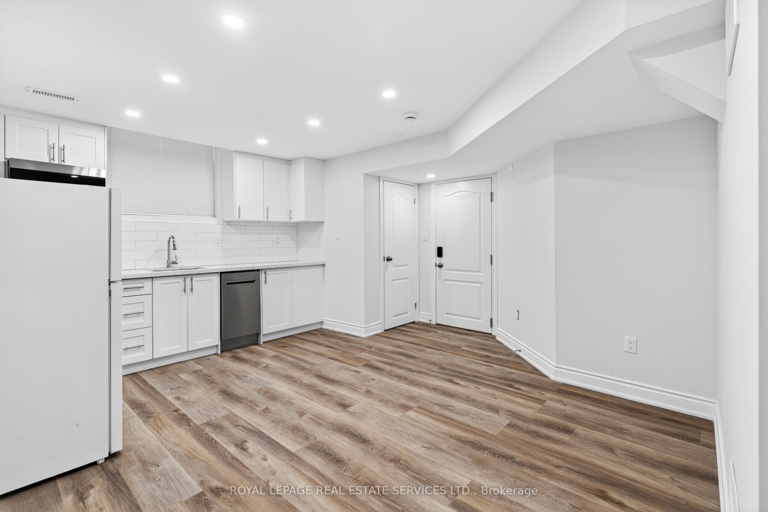 Additional image 4 of Lower-48 Eringate Court, Hamilton, ON, L8J 0L7