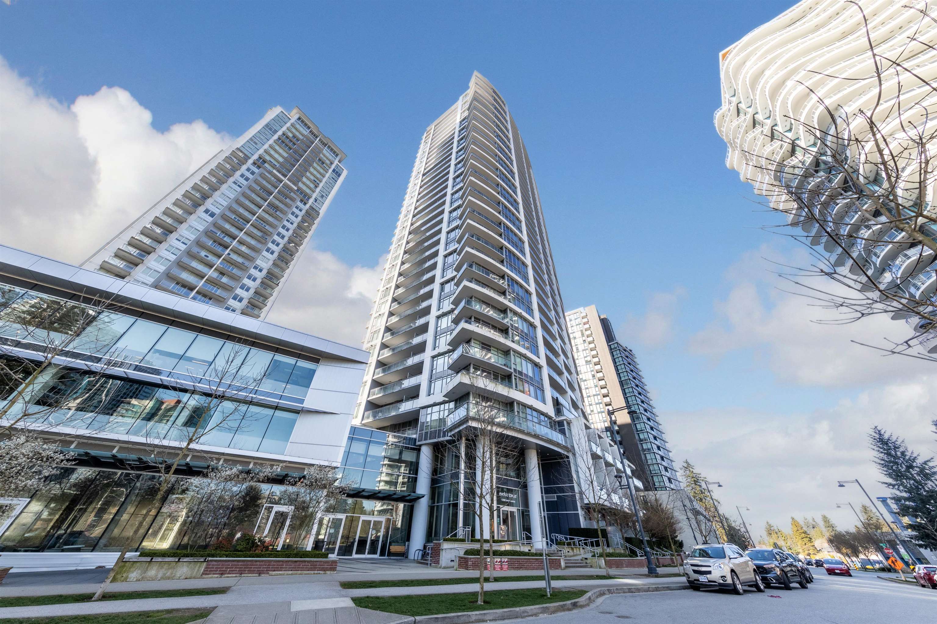 810-13308 Central Avenue, Surrey, BC, V3T 0M4