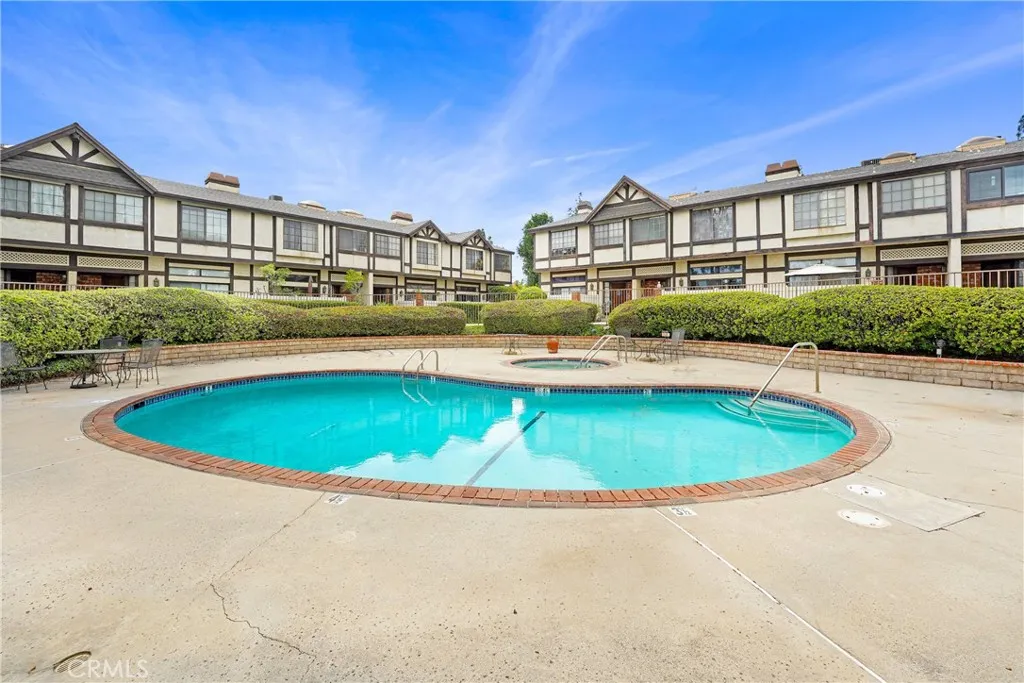 Additional image 3 of 20737 Roscoe Boulevard Unit 203, Winnetka, CA 91306