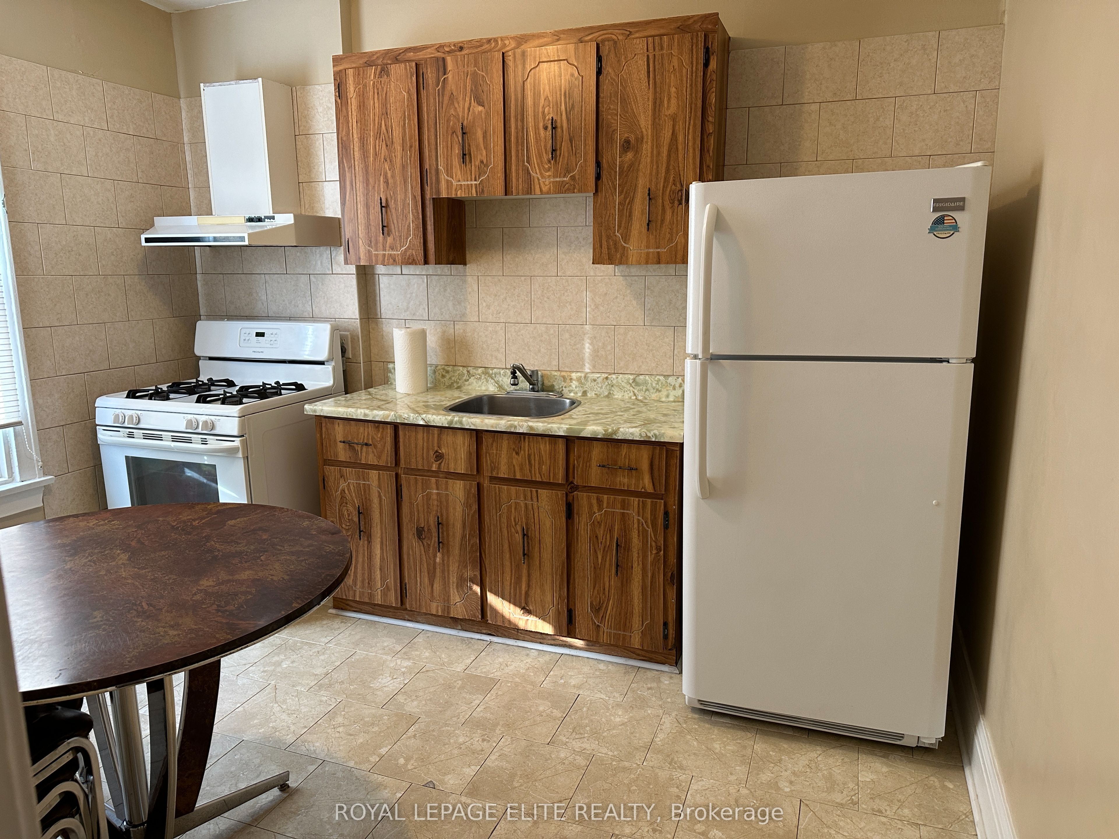 Additional image 3 of 176 Westmount Avenue E, Toronto, ON, M6E 3M8