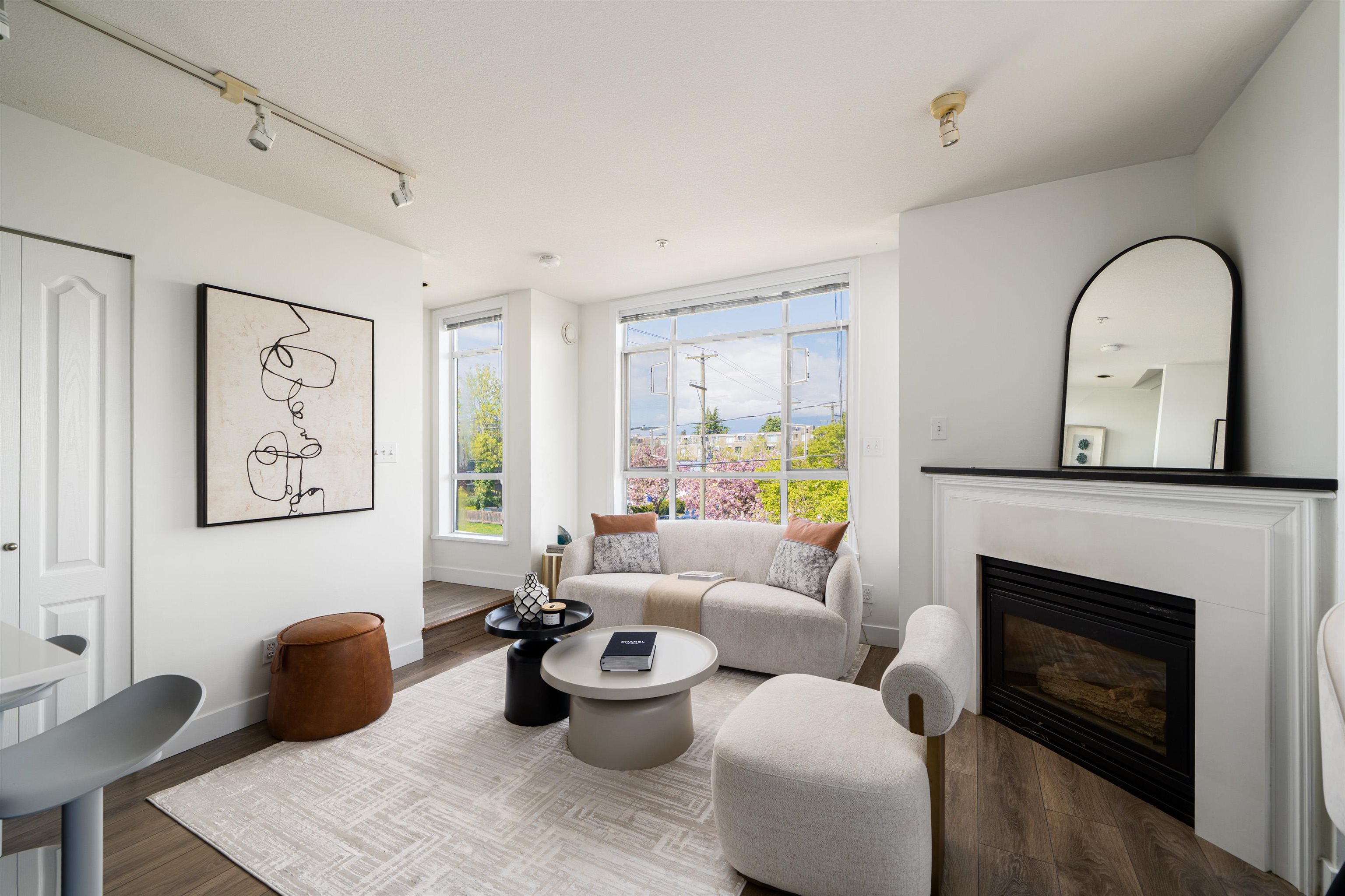 206-2190 5th Avenue W, Vancouver, BC, V6K 1S2