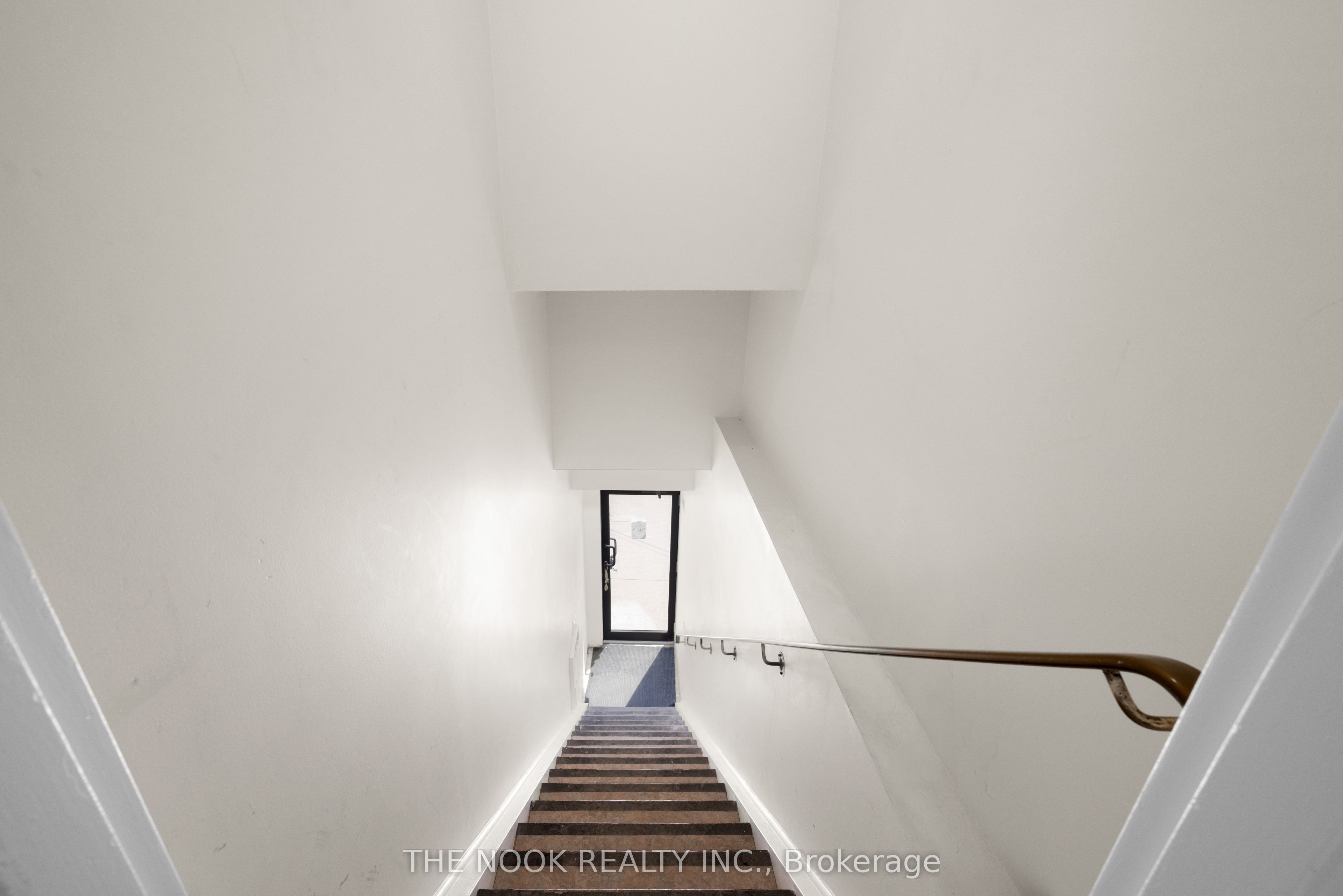 A-948 Simcoe Street N, Oshawa, ON, L1G 4W2 photo 5
