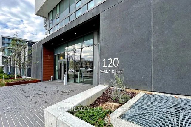1521-120 Varna Drive, Toronto, ON, M6A 1N3