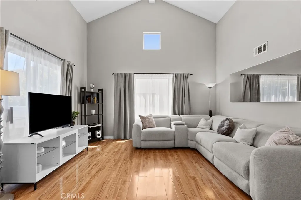 Additional image 13 of 21200 Trumpet Dr Unit 205, Newhall, CA 91321