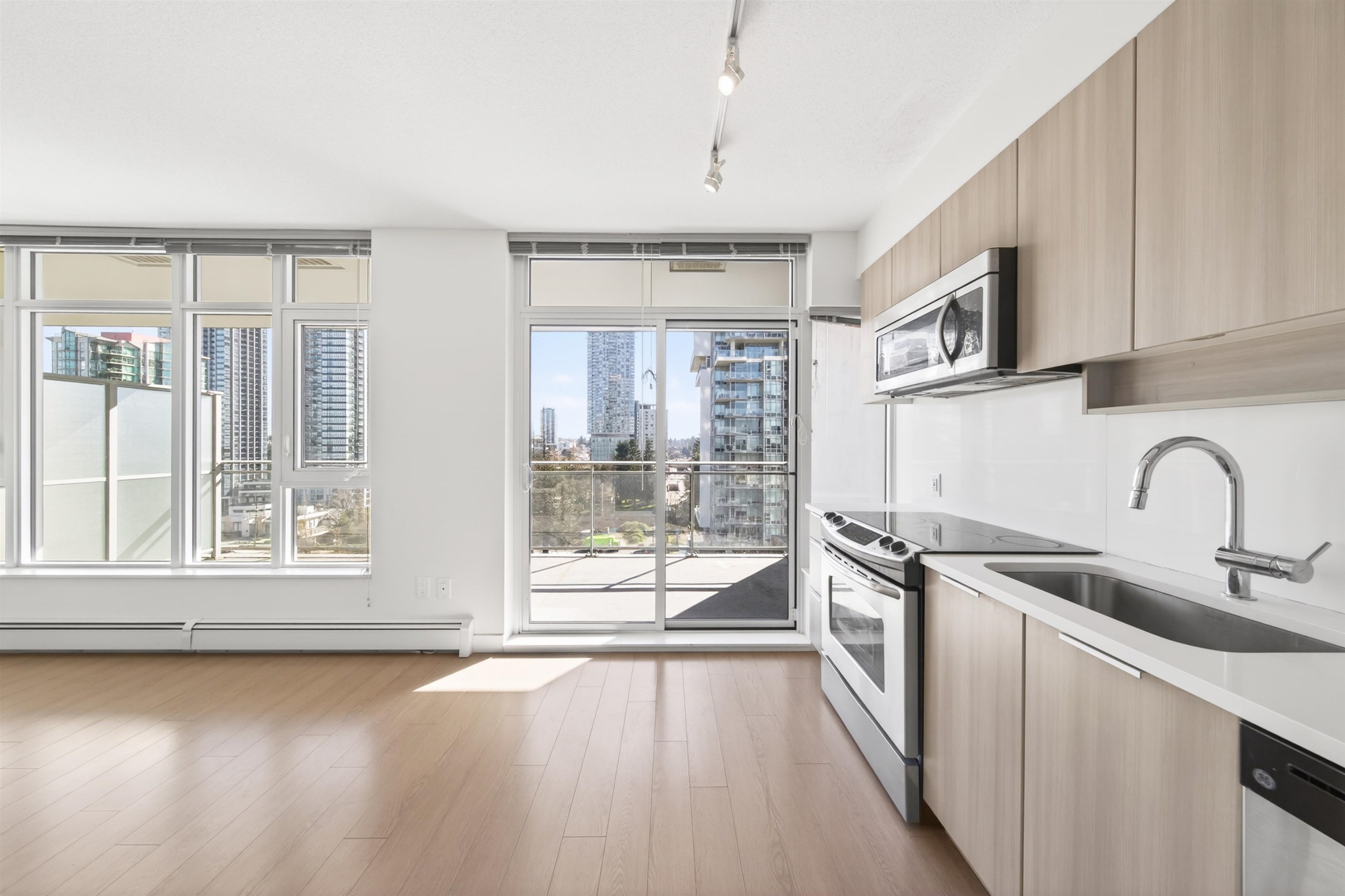 Additional image 4 of 810-13308 Central Avenue, Surrey, BC, V3T 0M4