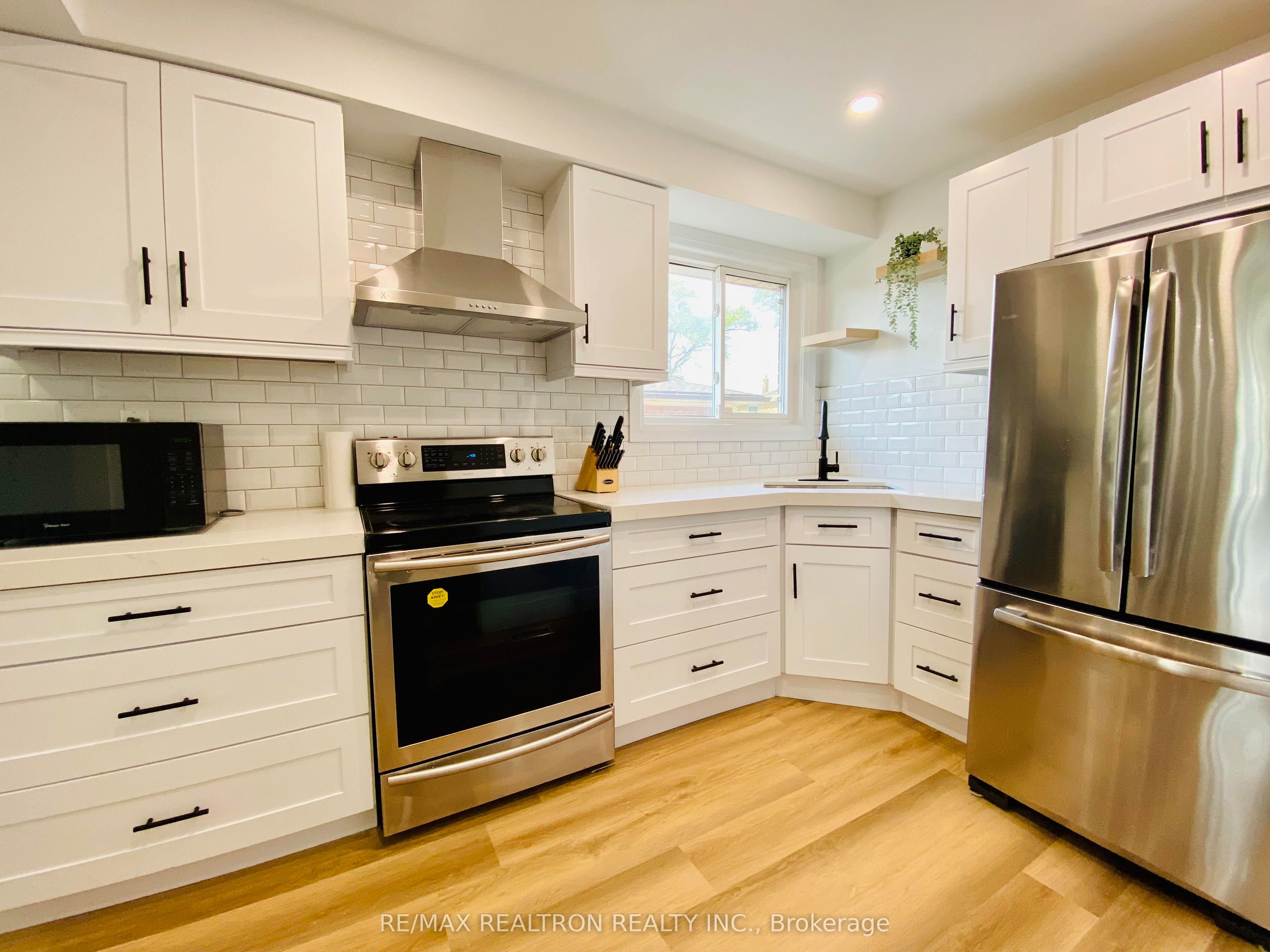 Additional image 3 of 2-63 Mississauga Road, Mississauga, ON, L5H 2H9