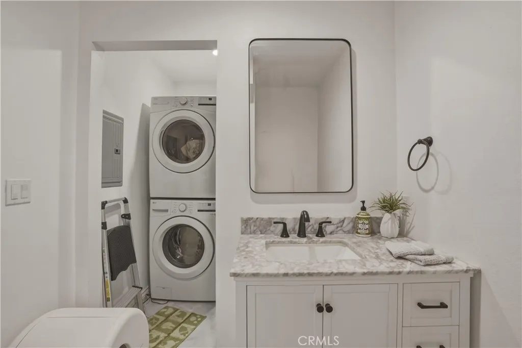 Additional image 12 of 8839 Cedros Avenue Unit 3, Panorama City, CA 91402