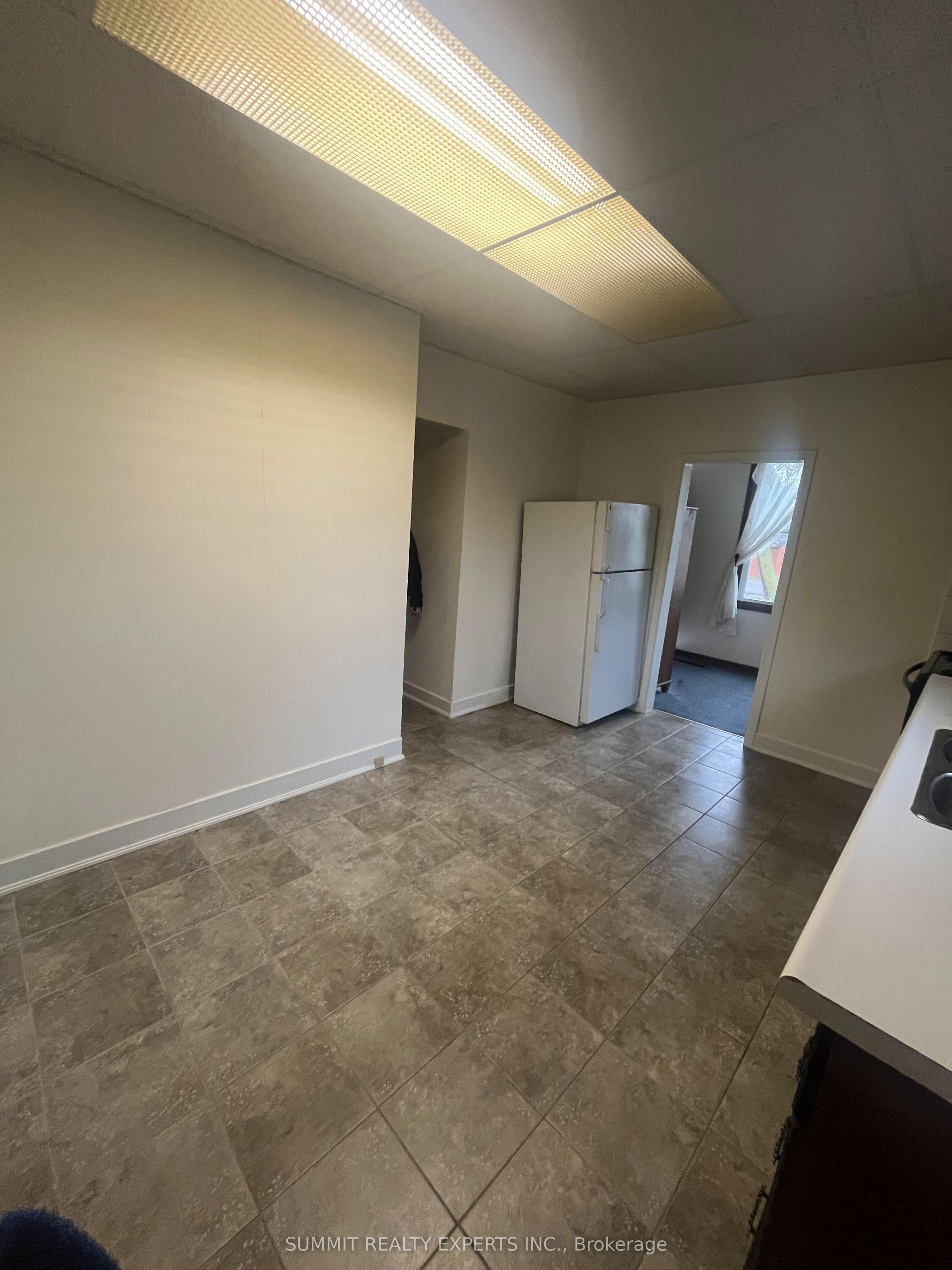 2-32 Lakeview Drive, Hamilton, ON, L8E 4X2