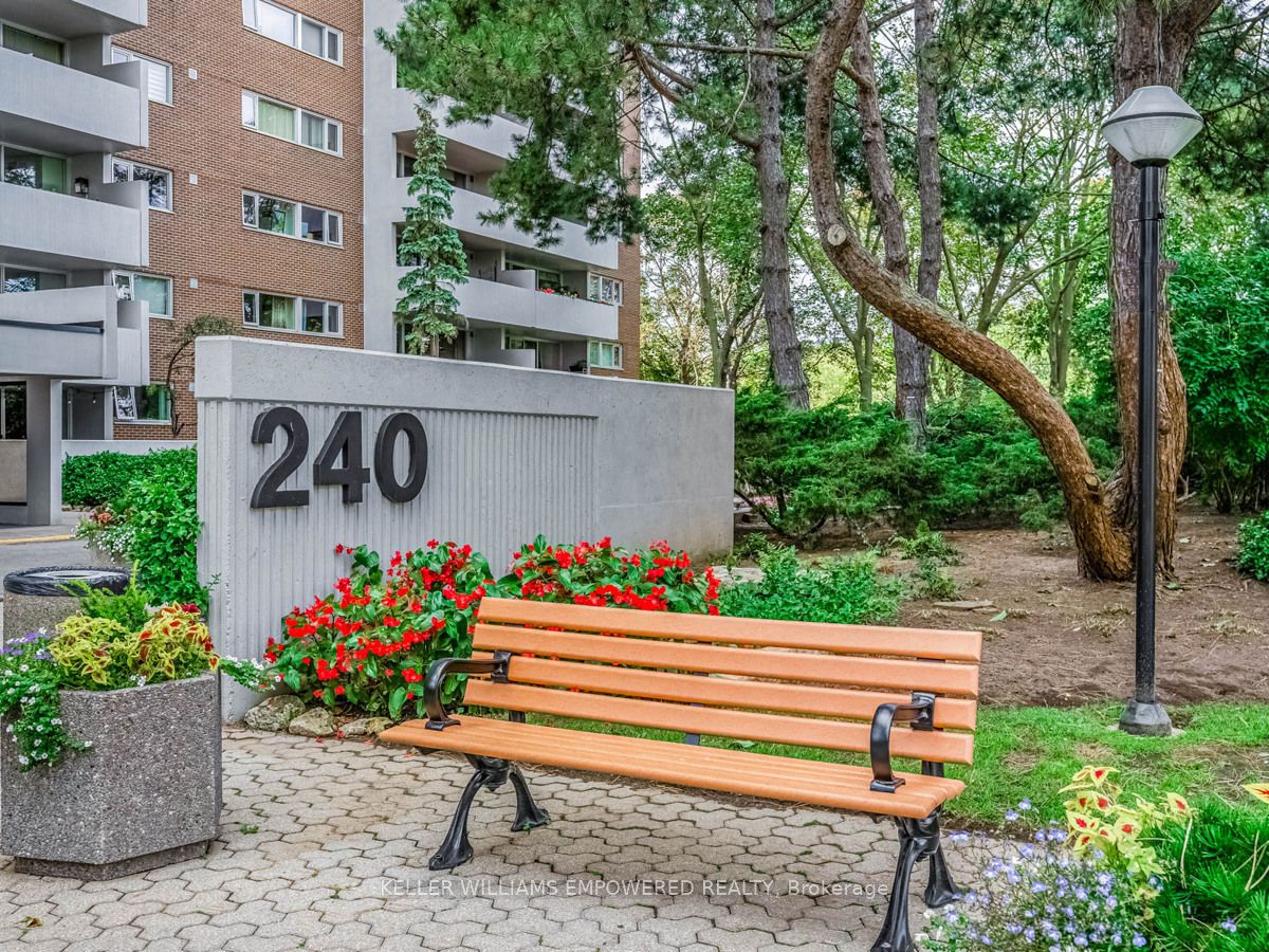 Additional image 3 of 1309-240 Scarlett Road, Toronto, ON, M6N 4X4