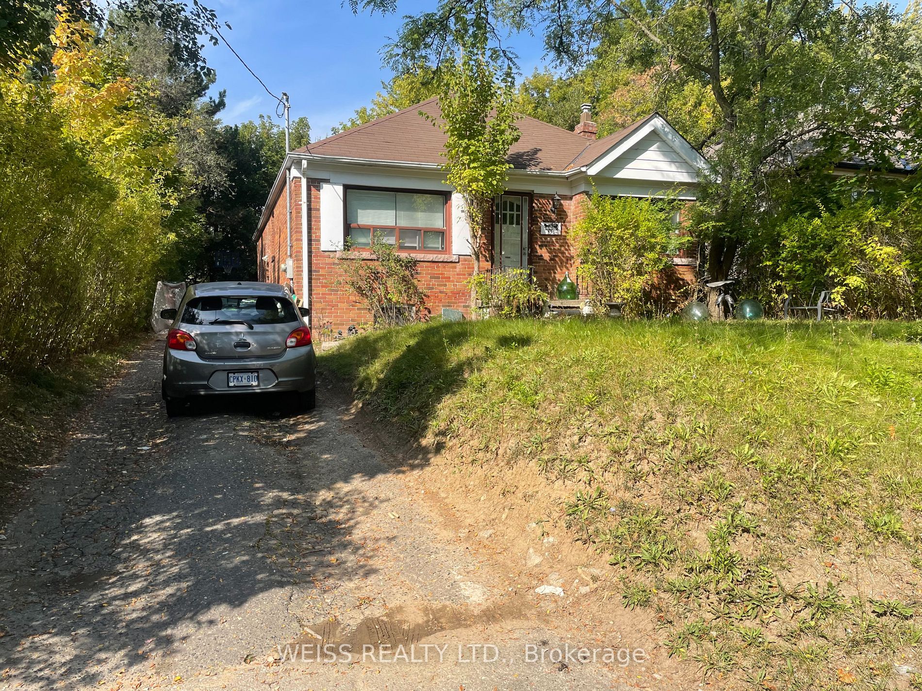 490 Coldstream Avenue E, Toronto, ON, M5N 1Y5