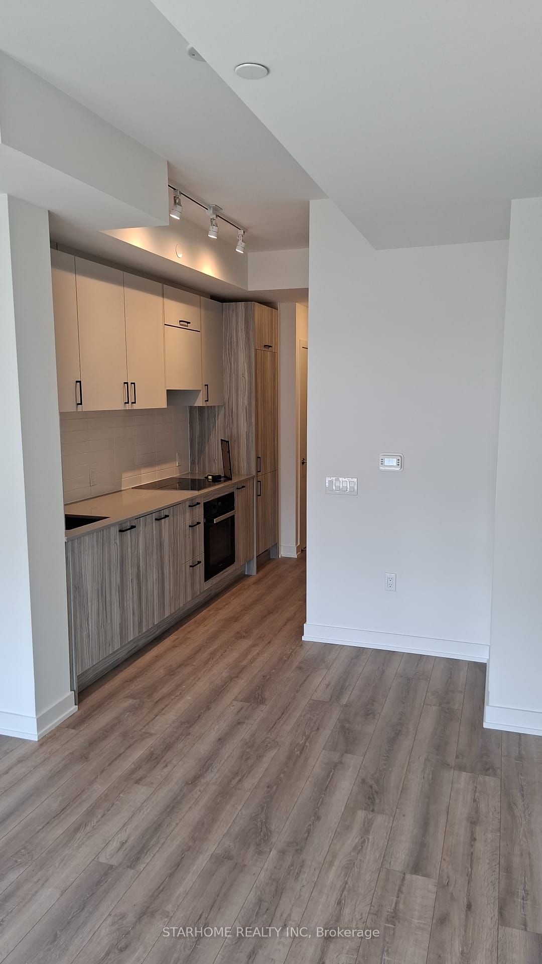 Additional image 6 of 508-5 Quarrington Lane, Toronto, ON, M3C 0S5