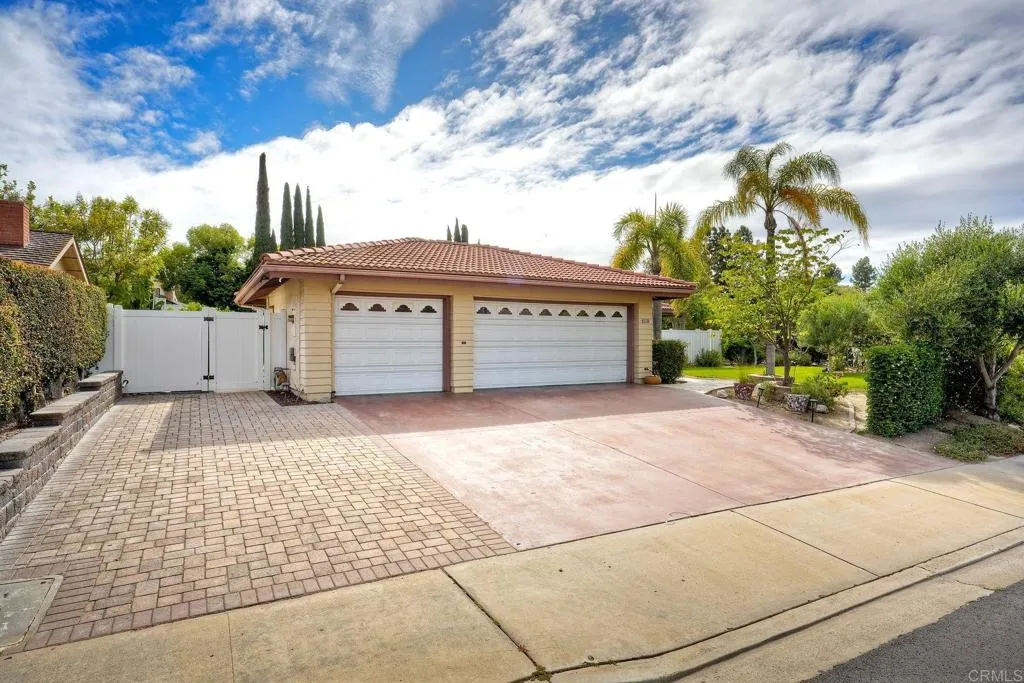 1531 Silverado Dr, Oceanside, CA 92057 photo 2