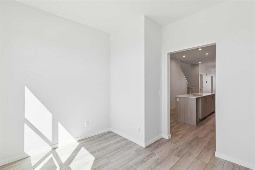 Additional image 5 of 70 Lucas Heath NW, Calgary, AB, T3P 2Y2