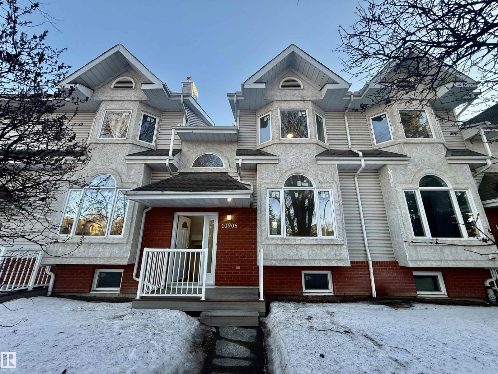 10905 74 Avenue NW, Edmonton, AB, T6G2T6