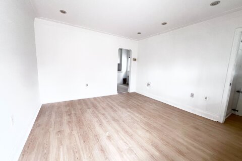 Additional image 8 of 970 Briar Hill Avenue, Toronto, ON, M6B 1M3