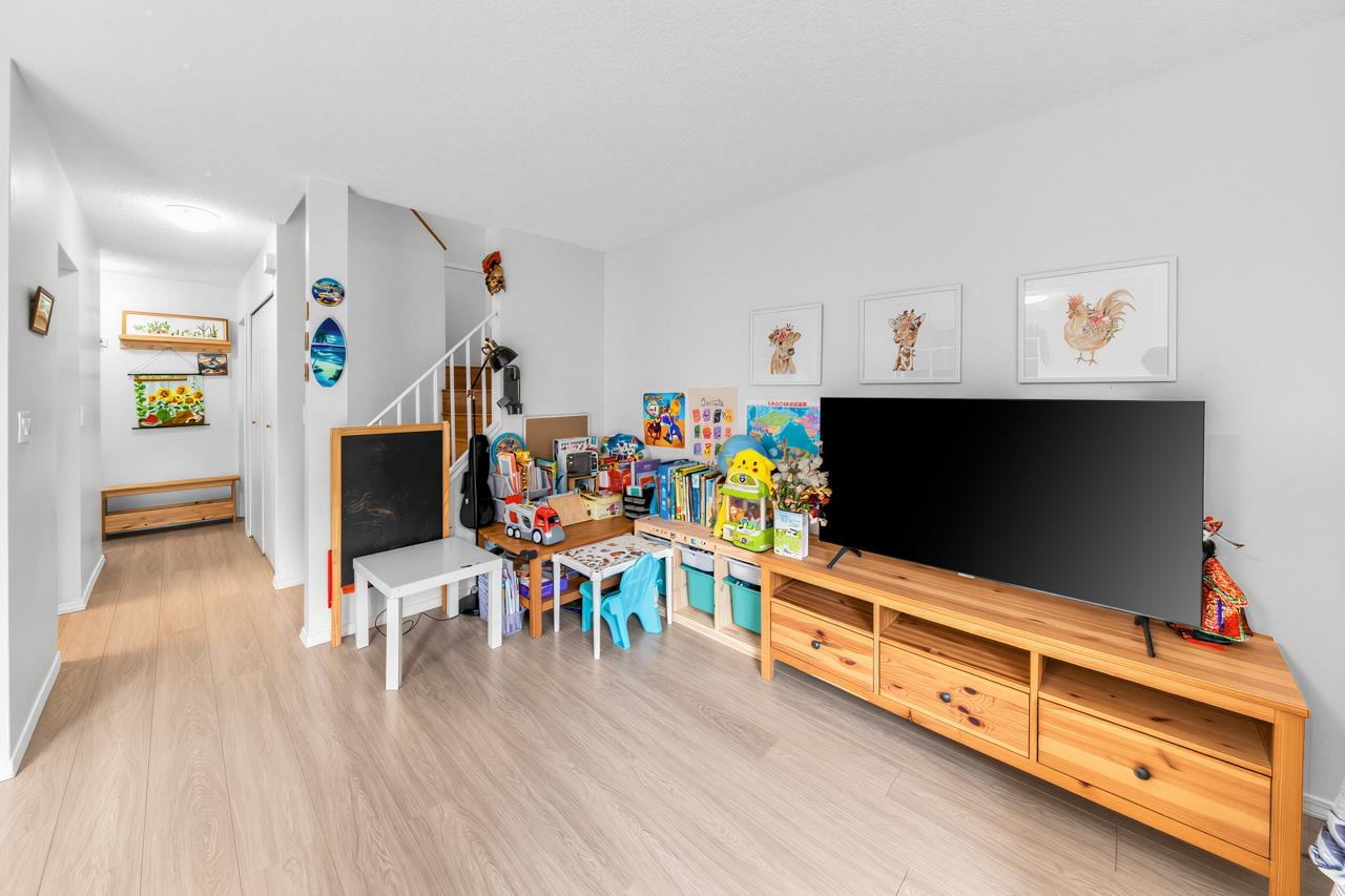 Additional image 5 of 406-10620 150 Street, Surrey, BC, V3R 7S1