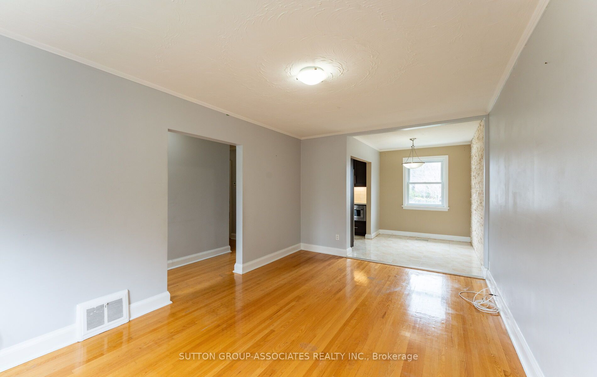 Additional image 3 of Main Fl.-21 Deevale Road, Toronto, ON, M3M 1Z2