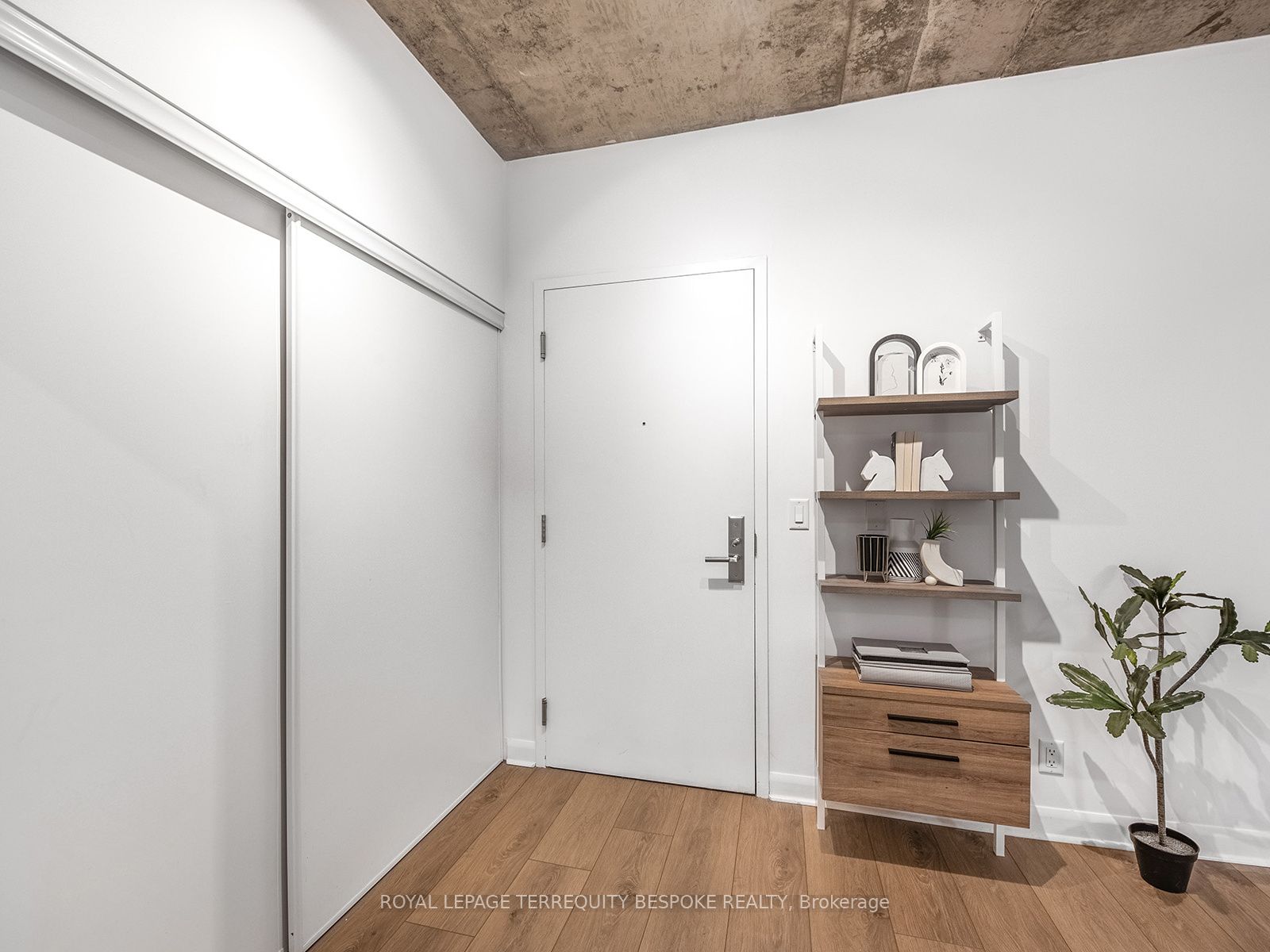 Additional image 2 of 202-478 King Street W, Toronto, ON, M5V 0A8
