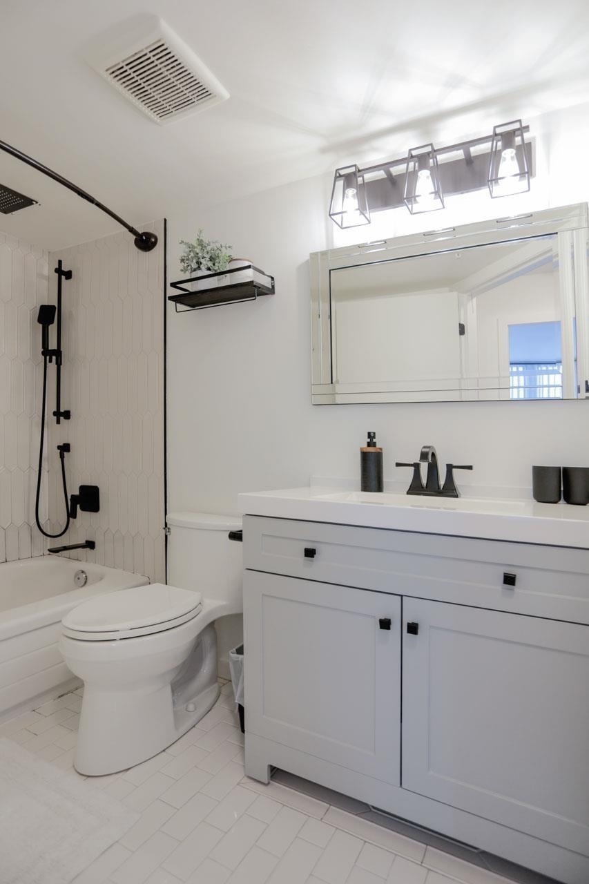 Additional image 5 of 805-1166 Melville Street, Vancouver, BC, V6E 4P5