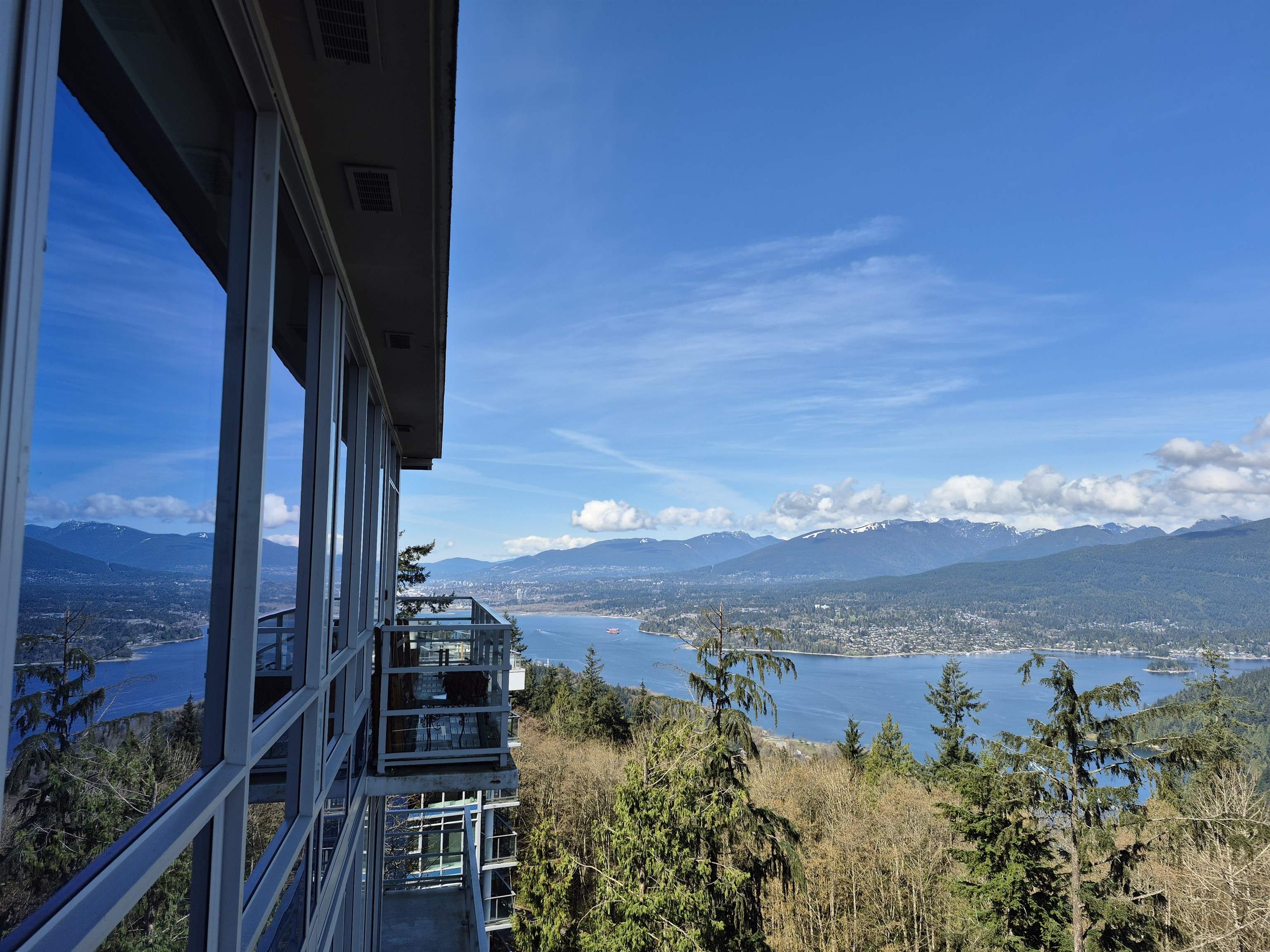 Additional image 2 of 1108-9060 University Crescent, Burnaby, BC, V5A 0E1