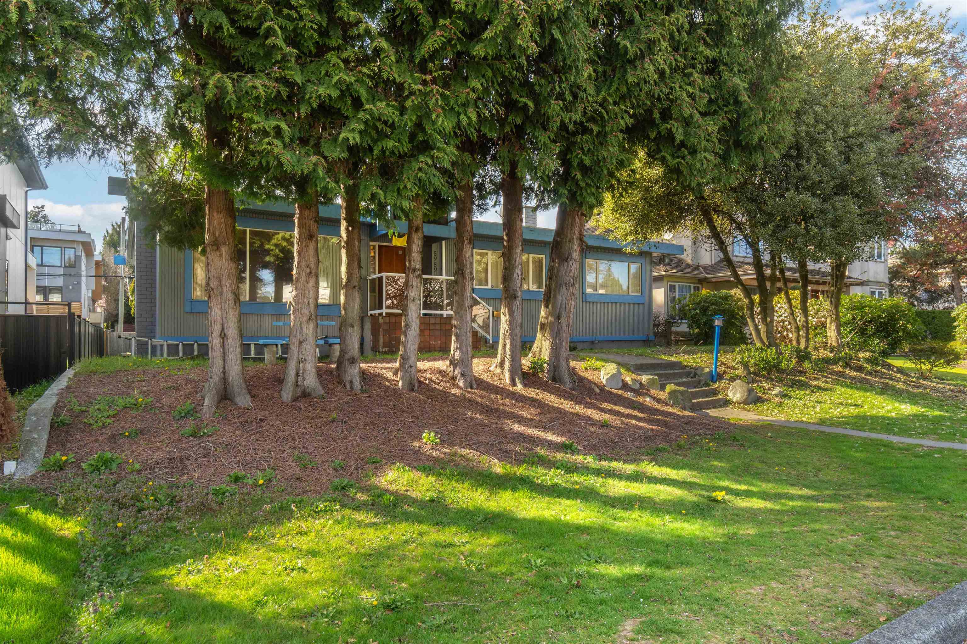 5989 Fremlin Street, Vancouver, BC, V5Z 3W8