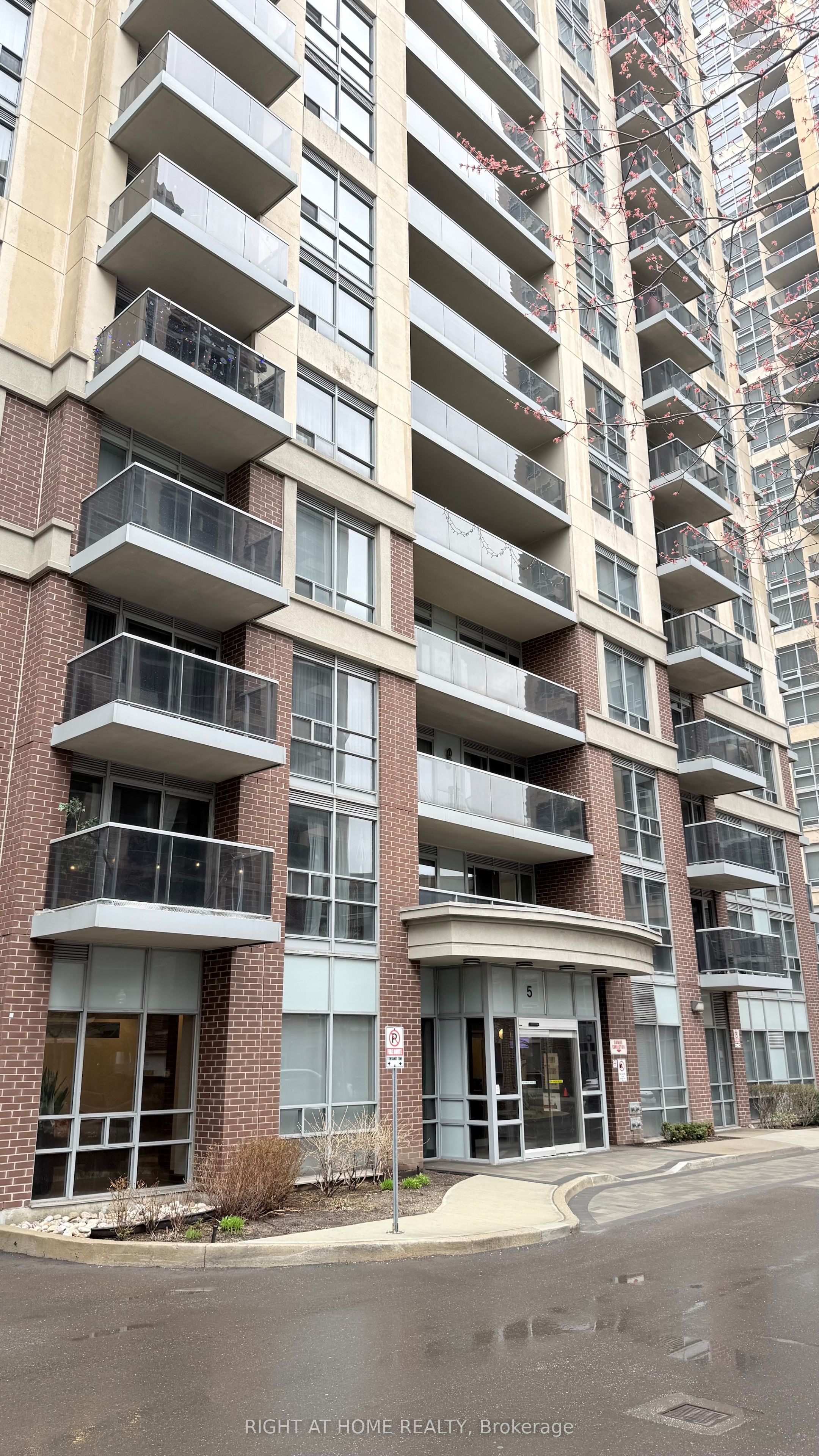 Additional image 2 of 704-5 Michael Power Place, Toronto, ON, M9A 0A3