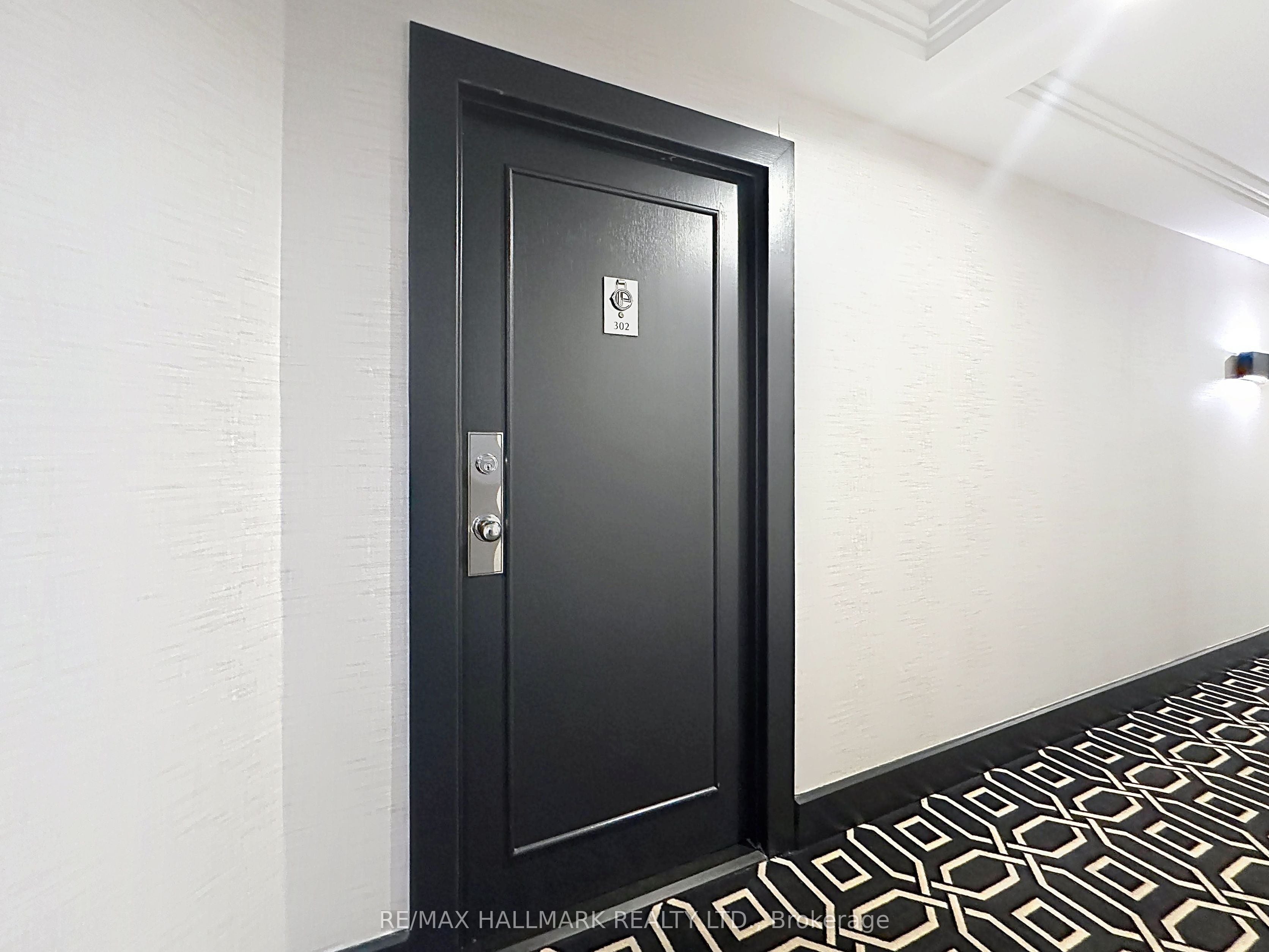 Additional image 4 of 302-33 University Avenue, Toronto, ON, M5J 2S7