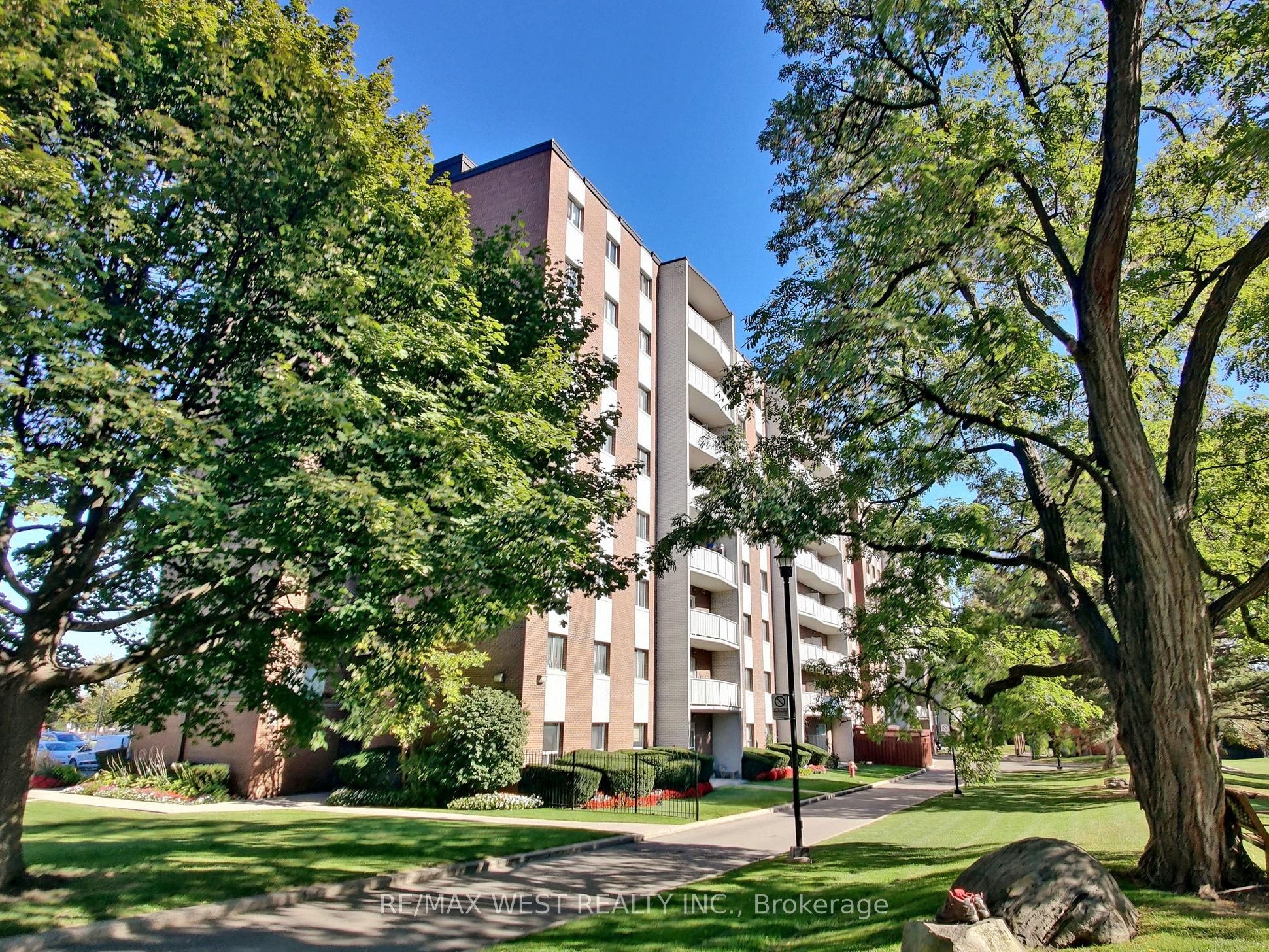 310-1660 Bloor Street, Mississauga, ON, L4X 1R9