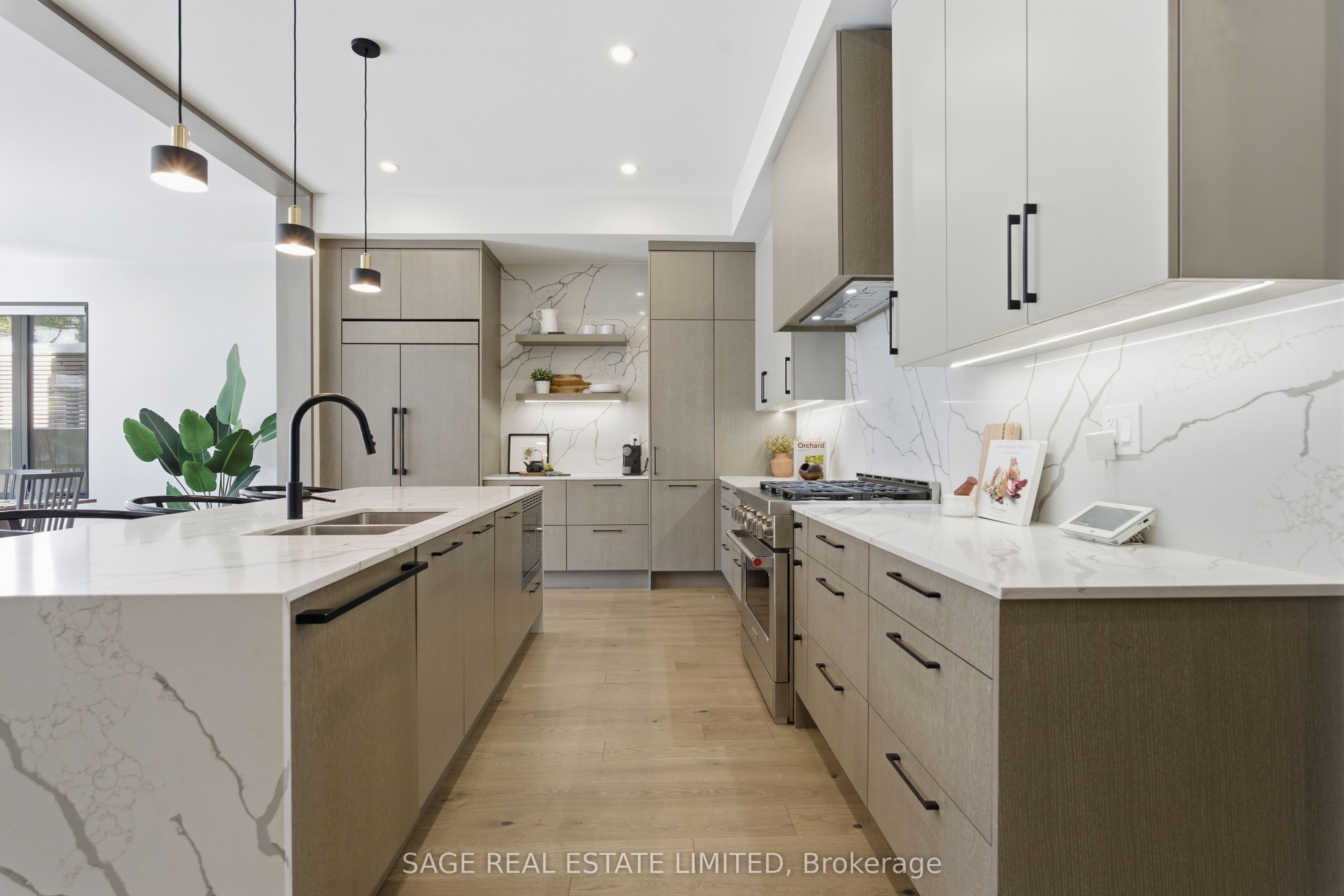 Additional image 5 of 10 Brant Avenue, Mississauga, ON, L5G 3N8