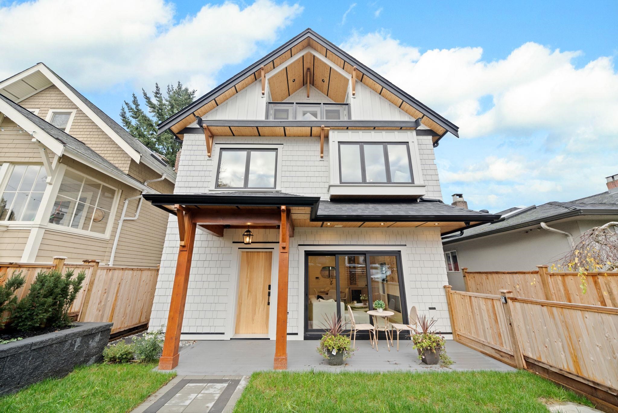 1-2247 Parker Street, Vancouver, BC, V5L 2L8